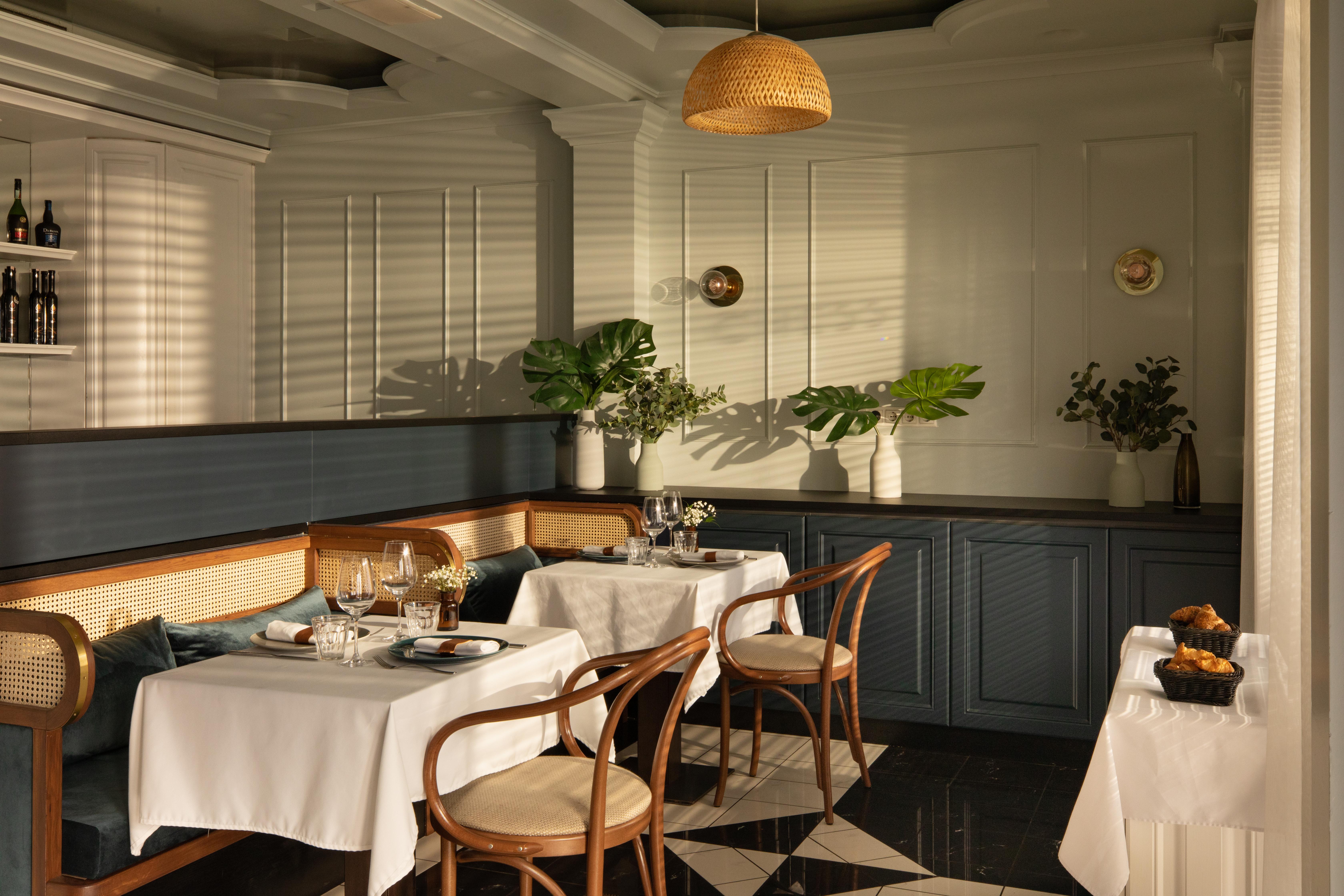 فندق وسكن كوينز كورت بودابست المظهر الخارجي الصورة The restaurant's interior